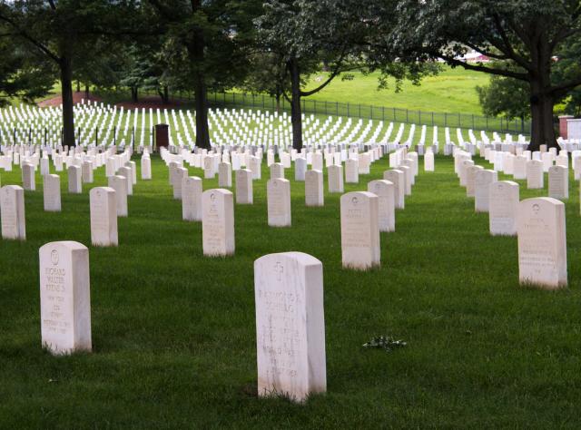 Woodlawn_National_Cemetery_80ae034d-23cd-431c-8509-c016c3e2c93b.jpg